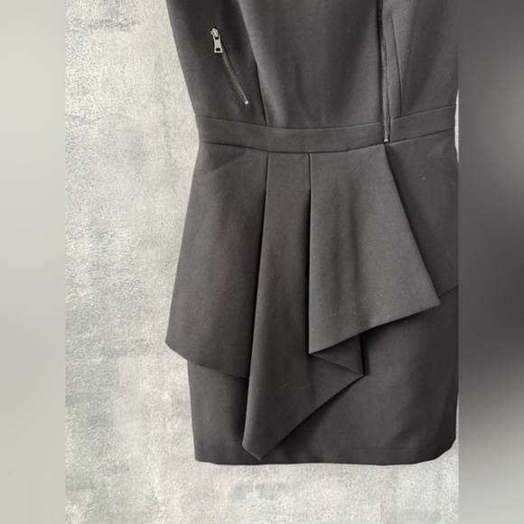 BCBGMaxAzria Black Mini Dress Size 0 or 2 sleeveless - Picture 6 of 6